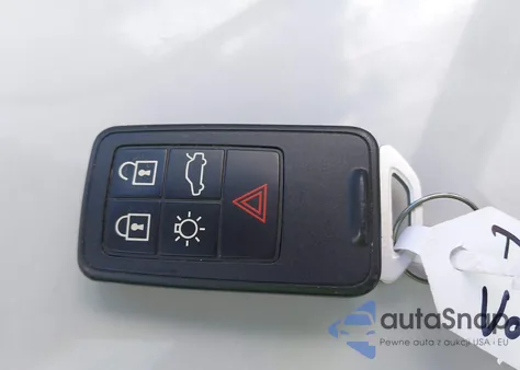 2017 Volvo Xc60 Inscription из США, поврежденный, VIN YV440MRU8H2124657